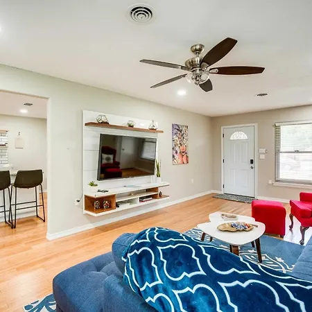 Pet-Friendly San Antonio Home With Spacious Yard!